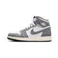 Air Jordan 1 Retro High OG
Light Smoke Grey