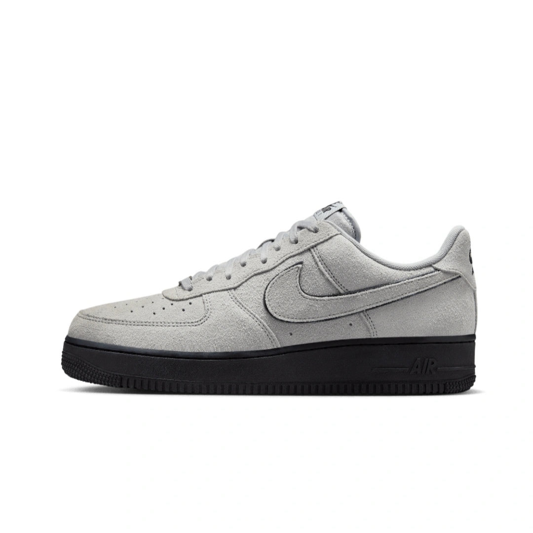 Nike Air Force 1 '07 LV8